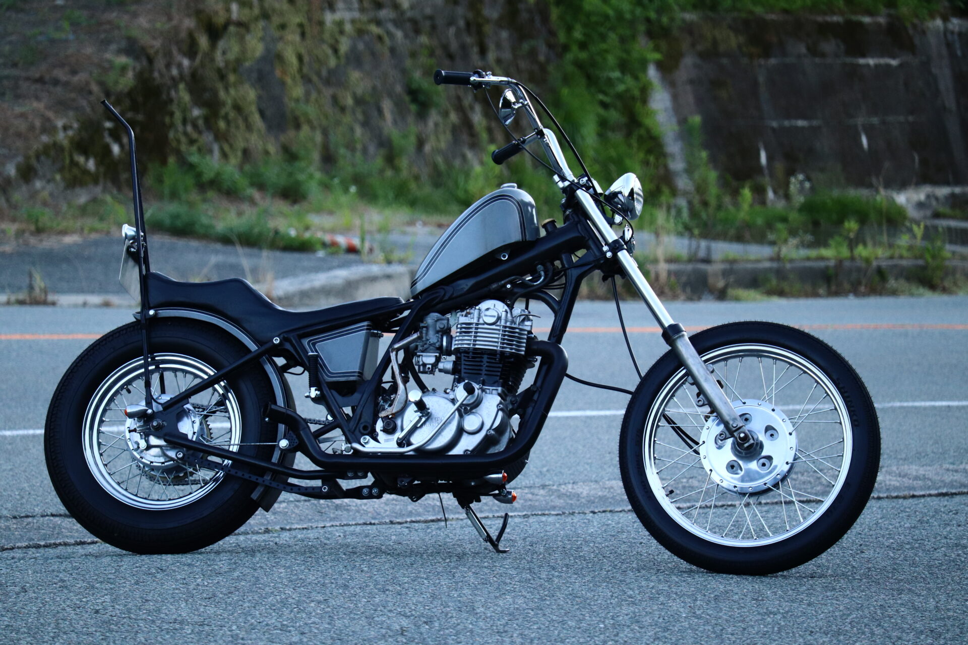 TRUST MOTORCYCLEが製作したSR400チョッパーカスタム
