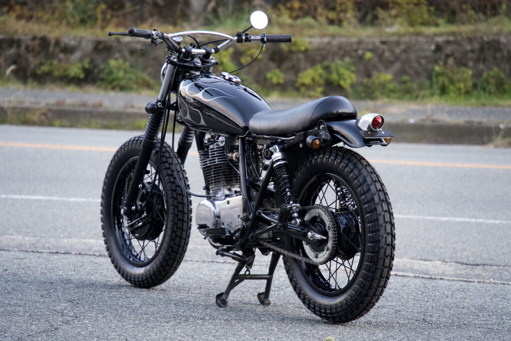 SR400トラッカー