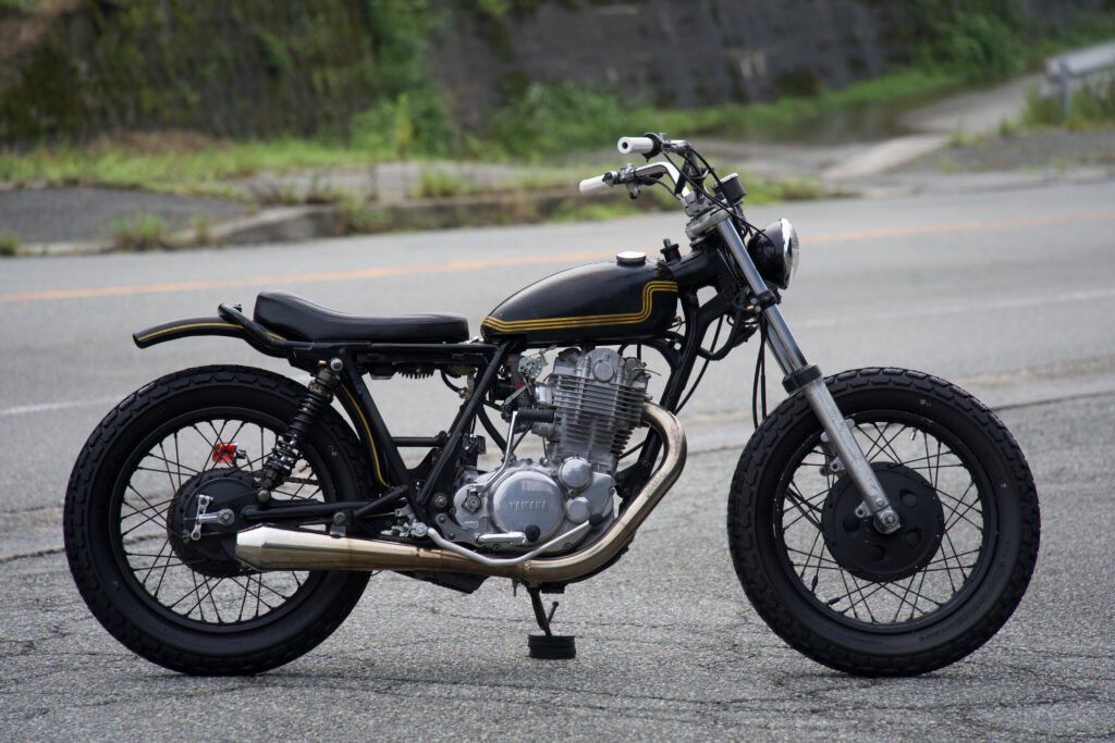 SR400トラッカー