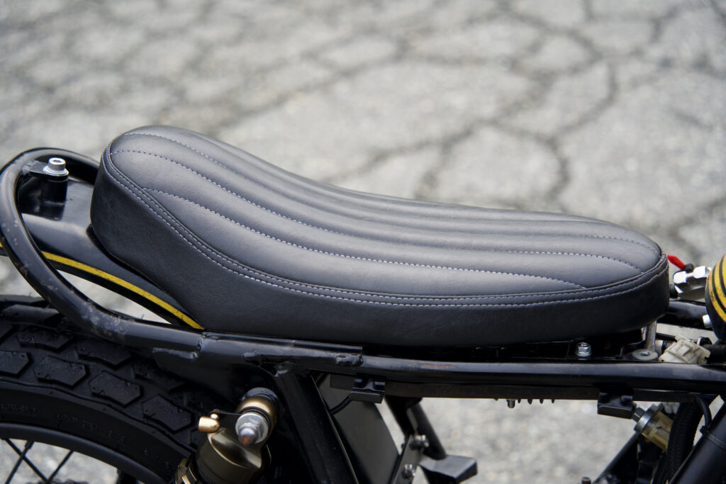 SR400トラッカーカスタム