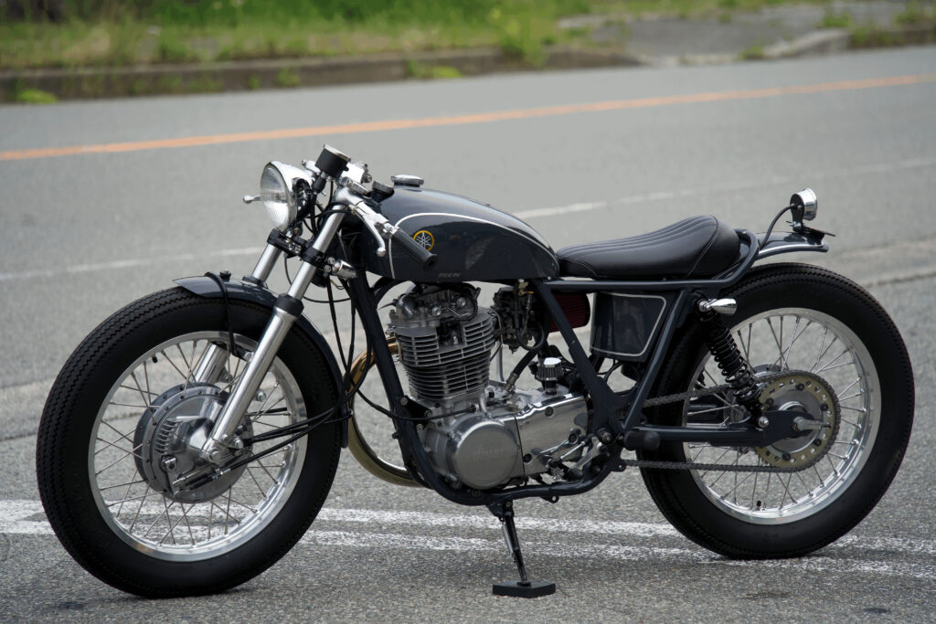 SR400カフェレーサー