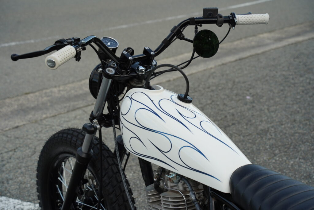 SR400トラッカーカスタム